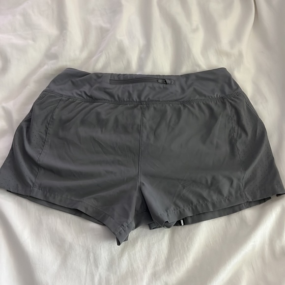 Grey nike shorts - Picture 2 of 2